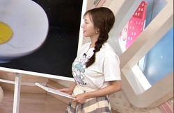 刈川くるみアナ、Tシャツおっぱいデッカ！横乳の膨らみカタチたまらんよの画像