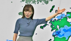 岡田沙也加アナ、細身なのにニットおっぱい良いですなぁ～タマランちの画像