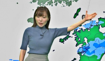 岡田沙也加アナ、細身なのにニットおっぱい良いですなぁ～タマランちの画像
