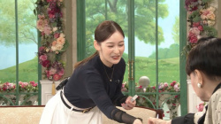 岩田絵里奈アナ、ニットおっぱいデッカ！横乳の膨らみがエッチ過ぎ最高の画像