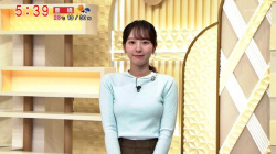 佐々木若葉アナ、ニットおっぱいエッロ！横乳の膨らみタマランちの画像