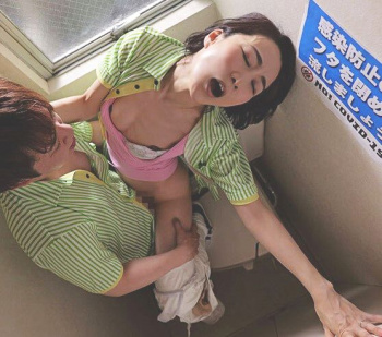 ♥パート妻☆中だし☆欲求不満妻☆パートのおばさん！凄いの…熟女※主婦！人妻を観ようよ…不倫で激イキエロ動画「あんあっ…イクぅぅダメ！」中出しの画像