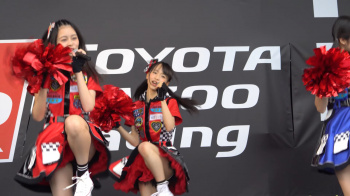 アイドルグループ「AKB48 Team 8」のハミパンチラの画像