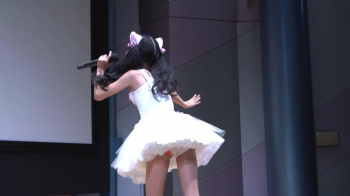 【アイドル】「渡良瀬橋43」のRuna☆のハミパンチラの画像