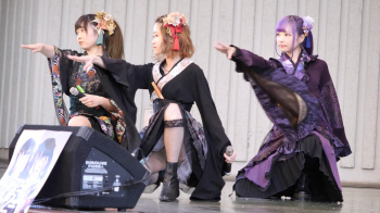 【アイドル】「音戯小町」のパンチラの画像