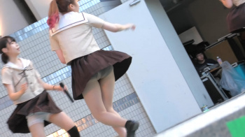 【アイドル】「asterisk* east」の透けパンチラやパンチラの画像