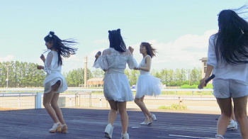 【アイドル】「ほくりくアイドル部」のハミパンチラの画像