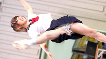 【アイドル】「ラフ-Laugh-」のハミパンチラの画像