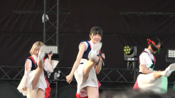 【アイドル】「真っ白なキャンバス」のハミパンチラの画像