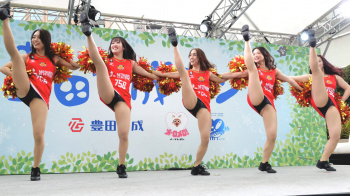 チアリーダーのハミパンチラの画像