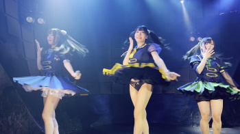 アイドルのパンチラやハミ尻の画像