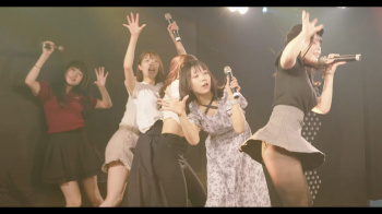アイドルのパンチラ、ハミパンチラの画像