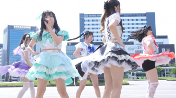 アイドルのパンチラの画像