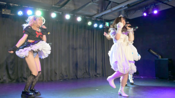 アイドルのパンチラの画像
