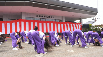 ダンサーのパン線、胸チラ、ハミパンチラの画像