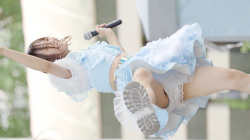 アイドルのハミパンチラ、透けパンチラの画像