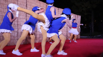 ダンサーのハミパンチラ、乳揺れの画像