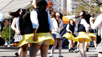 アイドルの透けパンチラ、パン線の画像