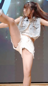 アイドルのハミパンチラの画像