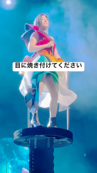 歌手のパンチラの画像