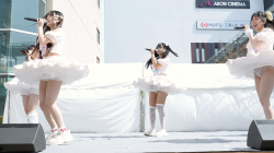 アイドルのパンチラの画像