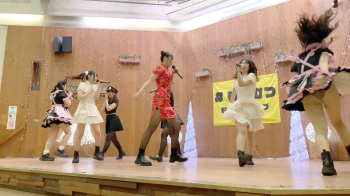 アイドルのパンチラの画像