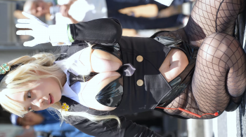 コスプレイヤーのヌーブラチラ、胸チラ、ハミパンチラ、乳輪チラの画像