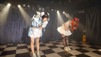 アイドルの胸チラ、ブラチラ、乳揺れの画像