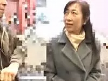 【熟女ナンパ】お買い物中の五十路後半セレブ人妻をナンパしてホテルで種付けセックスするの画像