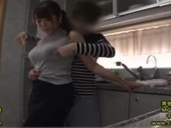 【巨乳＆体験告白】少年を誘惑するエッチなおばさん！魅力的なボディにフル勃起！驚愕の神映像の画像