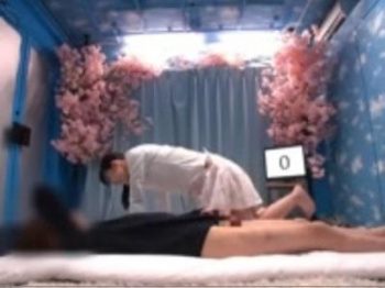 【企画＆おっぱい】ほろ酔いな友達同士の男女を口説いて素股企画！ムラムラしちゃって生出しファック！気持ちよさそうの画像
