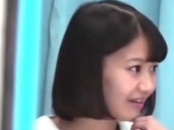 〖外見える!?-素人ナンパ〗「そのまま出していいよ」可愛い女の子がＨしたことのない男子にご奉仕！右手が止まらないスケベ動画の画像