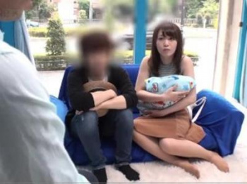 〖着衣-企画〗『2人だったら不倫もOK』ママ友と一緒に流れに任せてエロプレイ！気持ちよさそうの画像