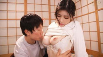 【神木麗×NTR】民泊を営む美人妻が宿泊客に欲求不満を挑発されて旦那に隠れてセックスの画像