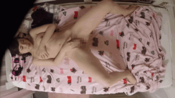 女子大生の寮に隠しカメラを仕込み部屋でオナニーする様子を盗撮の画像