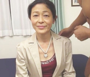！あっあぁぁぁ…熟女＋人妻！有賀由美子で精液をドピュピュっ搾りだし※ ハメ撮りで激イキH動画「欲しいよ…欲しいの！」☆美魔女☆の画像