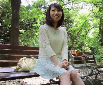♡普通の近所の32歳人妻が欲求不満で我慢できないおマンコにチンポ欲しがっちゃう…セックスレス奥様のリアル不倫♡の画像