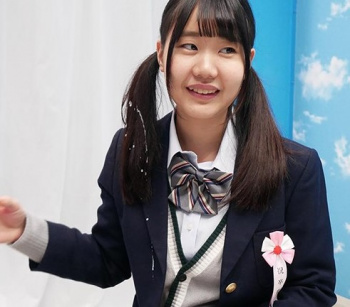 ♥卒業直後のちょいブス清純女子校生の桃色キツキツまんこで記念挿入♥恥ずかしいけどもっと出して…♥の画像