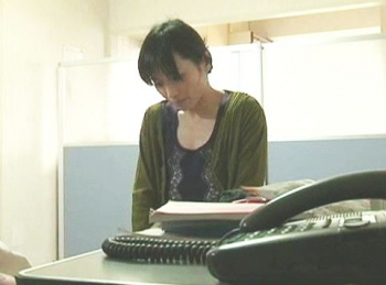 万引き人妻のお仕置きと謝罪「奥さん、旦那に連絡するよ…どうするの俺のチンポ挿入するの？♥」の画像