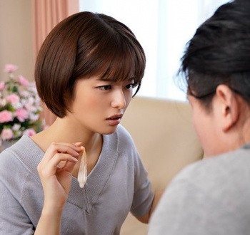 ♥旦那の弟を筆おろしたら絶倫チンポの虜になった義姉…お義姉さんが初体験させてあげるけど…夫にはナイショよの画像