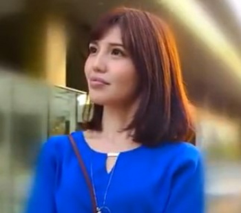 ♥29歳人妻の1年ぶりのSEX「奥さん、久しぶりのチンポ挿入してみませんか？♥」生中出しでハメ狂うご無沙汰おマンコは愛液トロトロの画像