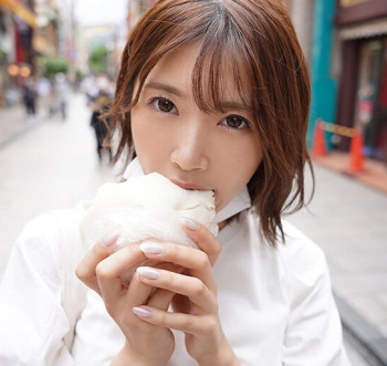 ヤリたいお仕事がAV嬢だった22歳の処女作！大好きなSEXでグラビア辞めてアダルト業界に…性欲絶倫の思春期おまんこでの画像