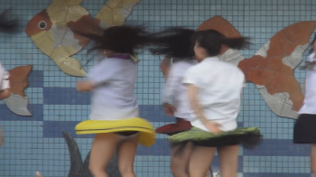 【YouTube】ダンス部JKのパンチラ動画がエロい！の画像