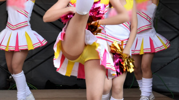 【Pcolle】チアガールJDの透けパン画像がエロい!の画像