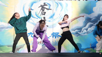 【YouTube】ダンス部JDの胸チラ動画の画像