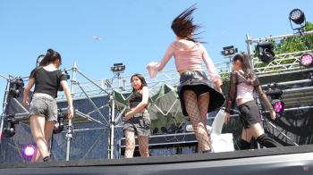 【YouTube】ダンス！網タイツ越しにパンチラしちゃうJKのエロ動画の画像