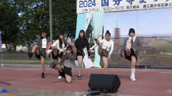 【YouTube】ダンス！キックの振り付けでパンチラしちゃうJKのエロ動画の画像