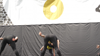 【YouTube】ダンス！JKがパツパツのタイツで透けパンしちゃうエロ動画の画像