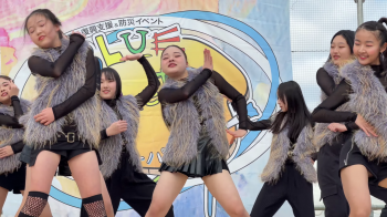 【YouTube】ダンス！ショートパンツの隙間からパンチラしちゃう動画の画像