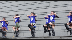 【YouTube】ダンス！ホットパンツの隙間から純白パンチラしちゃうエロ動画の画像
